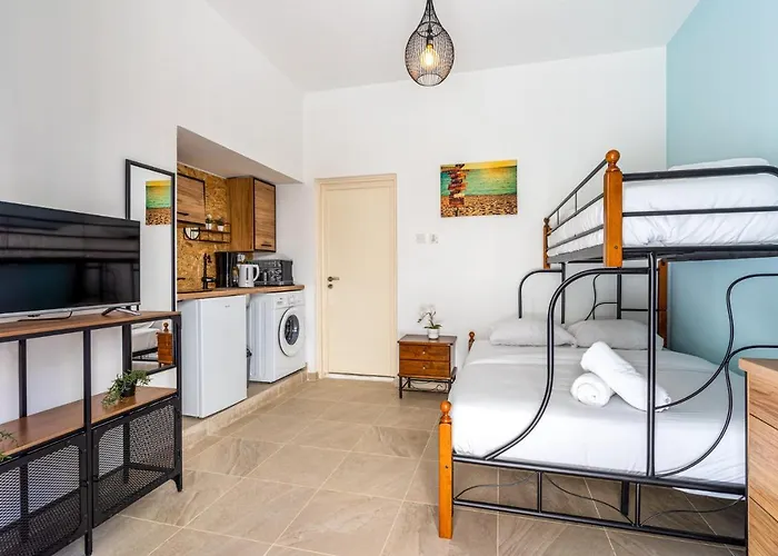 Zulu In W/ Terrace Apartment Larnaca